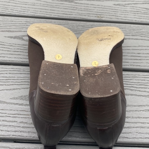 Donald J Pliner Vintage Brown Leather & Fabric Square Toe Shoe | size 7 - Picture 9 of 11